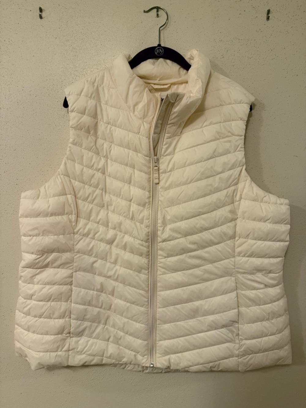 Old Navy Cream Quilted Light Puffer Vest